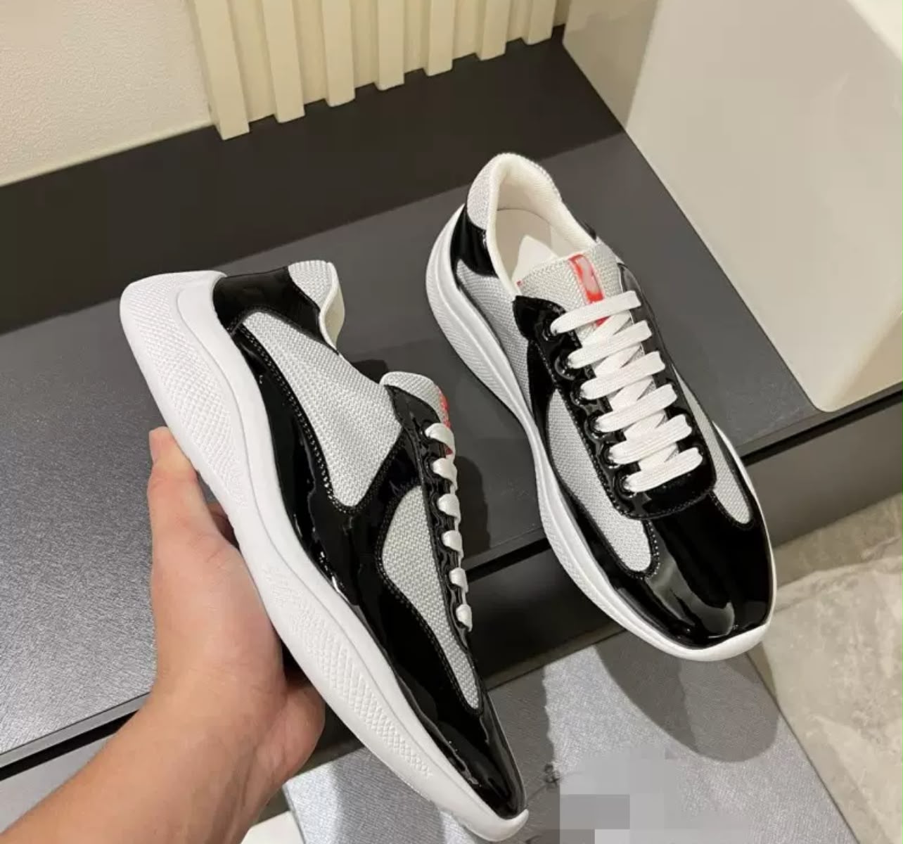 Zapatilla Charol